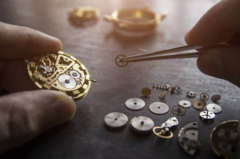 宝玑表盘有划痕应该咋处理